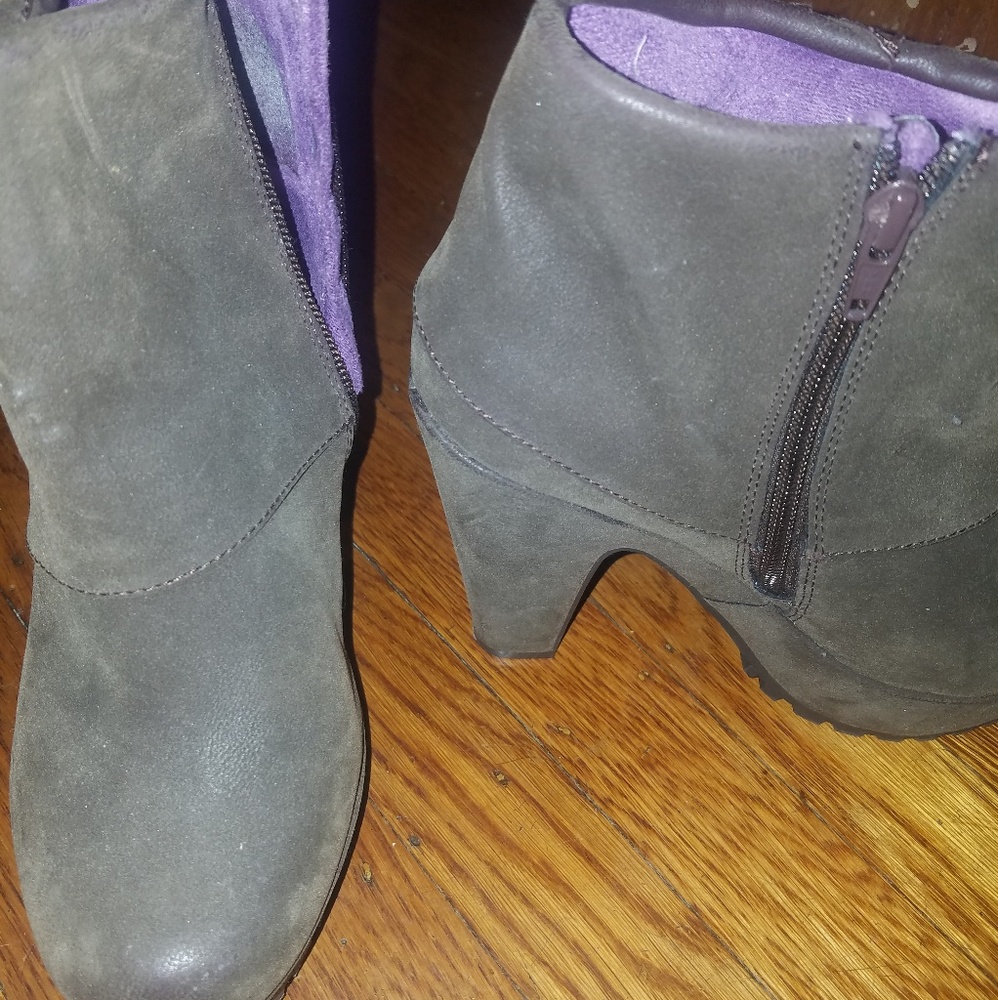 booties - Picture 2 of 2